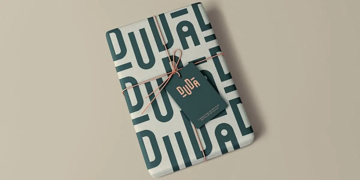 Giấy gói hàng có thiết kế in logo thương hiệu