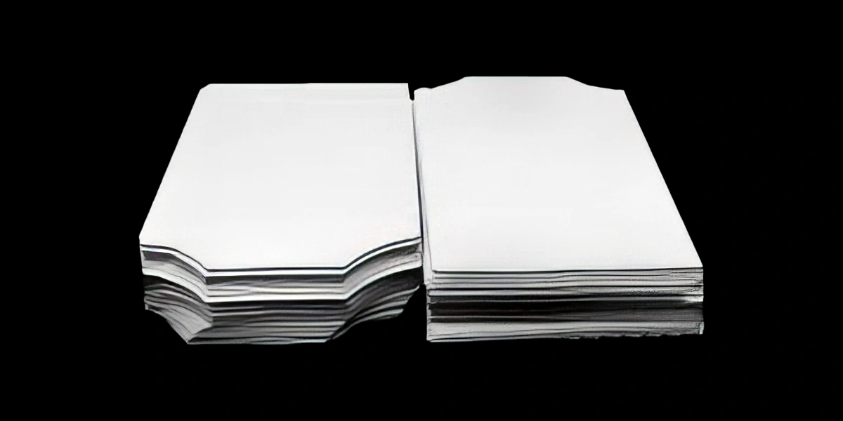 Tầm quan trọng của giấy bìa lưng trong ngành thời trang