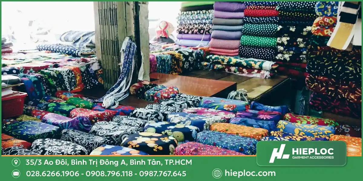 Chợ vải đường Lê Minh Xuân Tân Bình