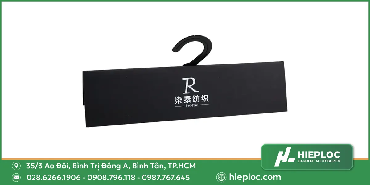 Tại sao nên sử dụng móc nhựa treo mẫu vải